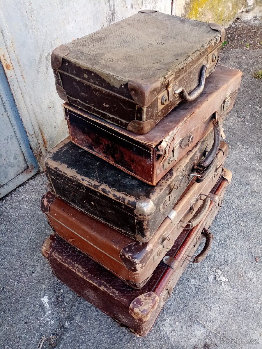 Staré kufry - 3