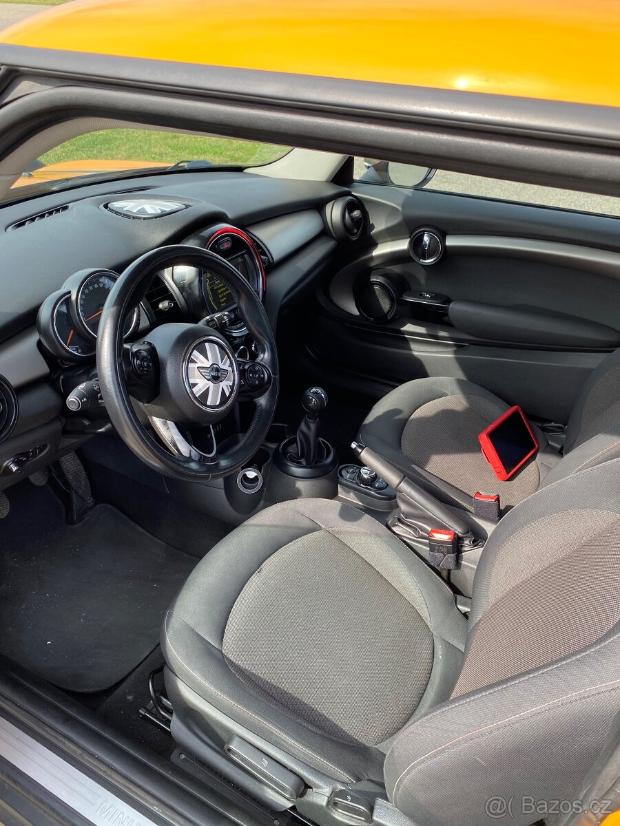 Mini Cooper One F56 2015 - 3