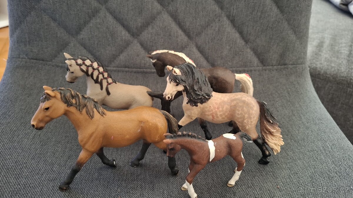 Figurky koniku zn. Schleich - 3
