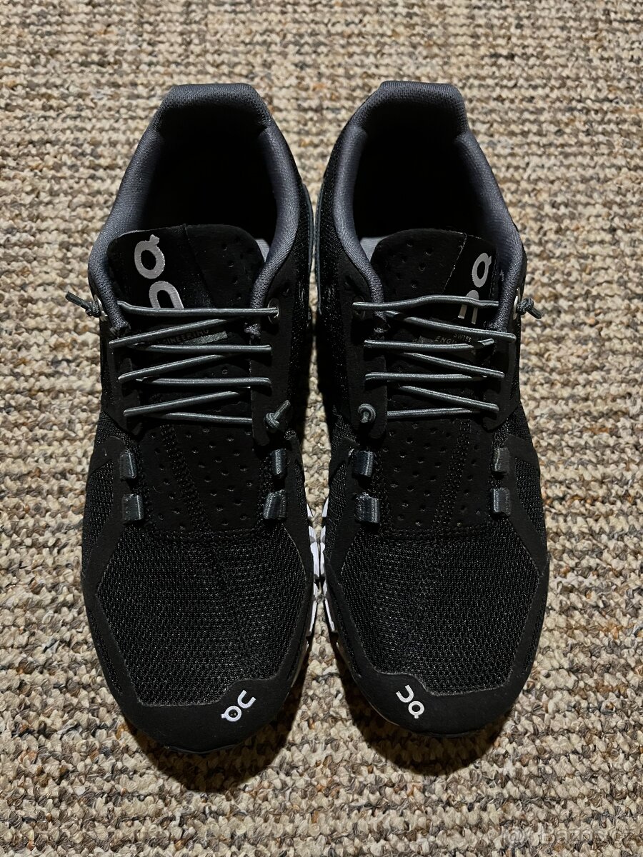 On Running, model Cloud, velikost 37,5 černobílé - 3