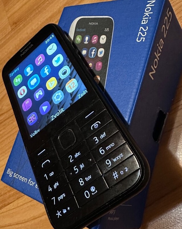 Nokia 225 černá - Single SIM - 3