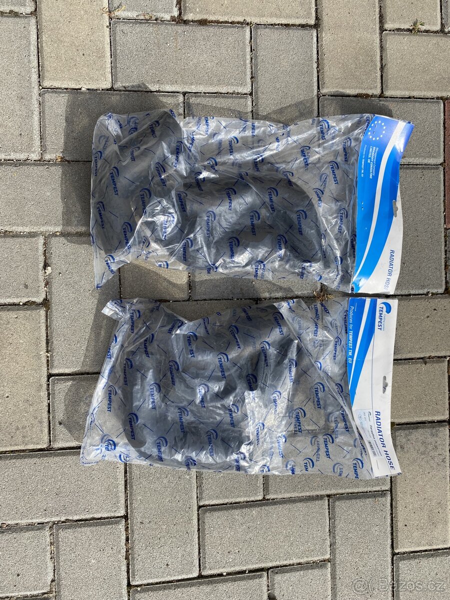 UAZ 469, 451, Gaz 24,Gaz 2410,sada hadic k chladiči - 3