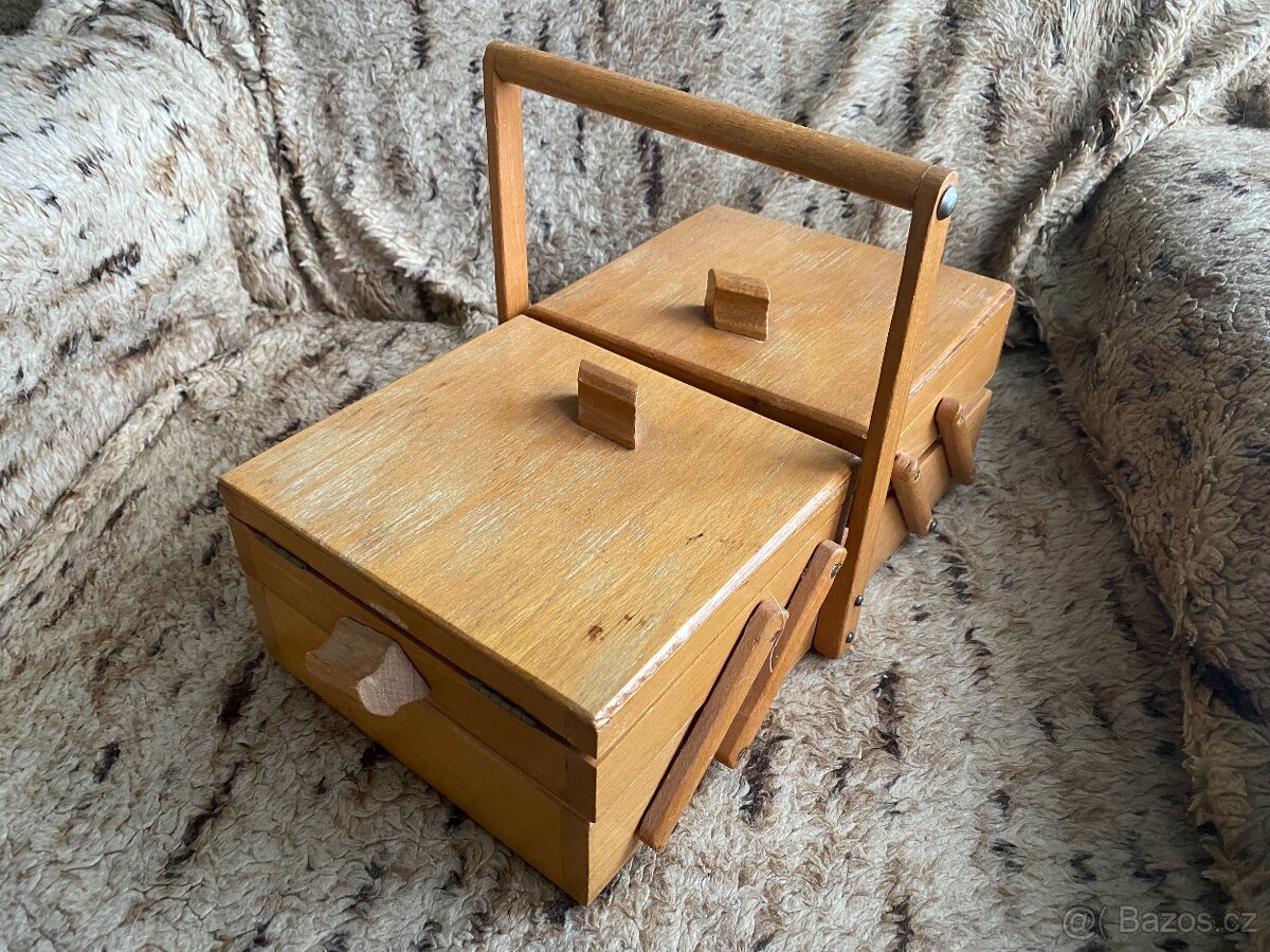 Dřevěná kazeta na šití - 3
