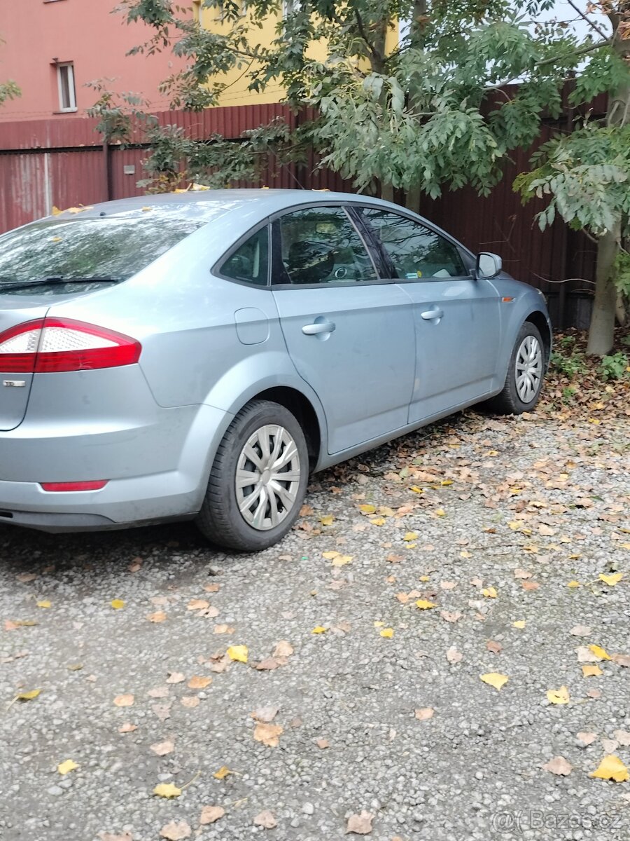 Předám Ford Mondeo 4 - 3