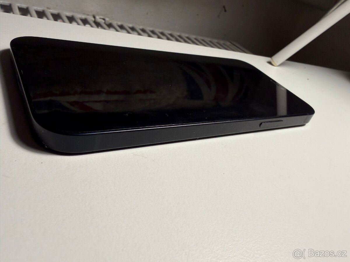 iPhone 12 (64GB)/černá - 3