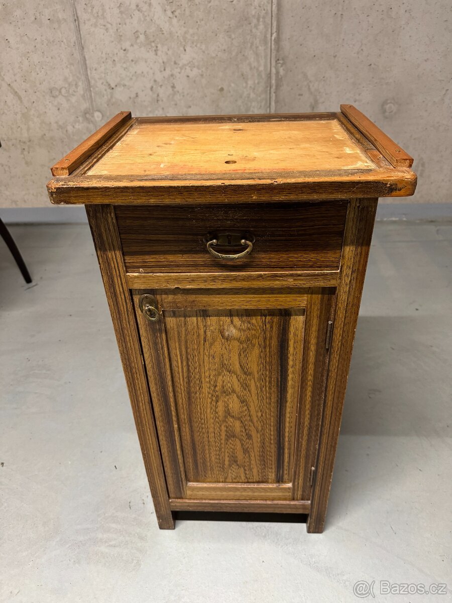 Starožitná skříňka - noční stolek - 3