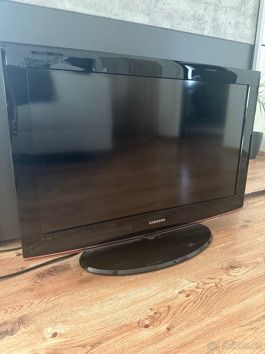 Samsung TV LE32B450 - 3