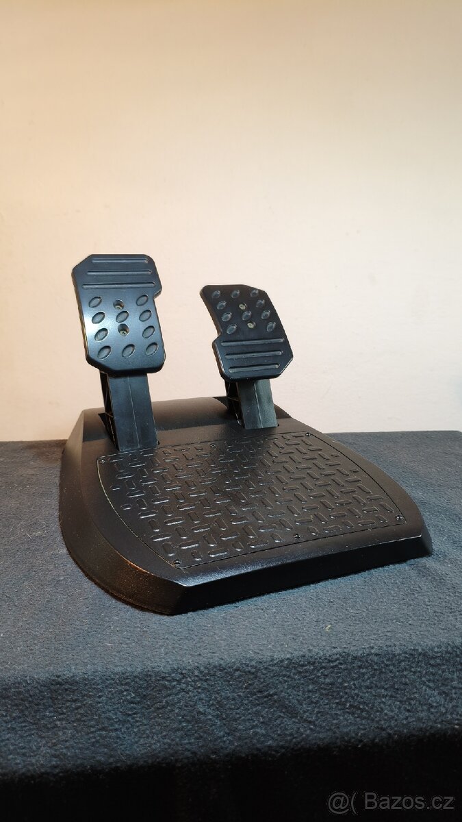 Závodní Volant Trustmaster TMX - 3