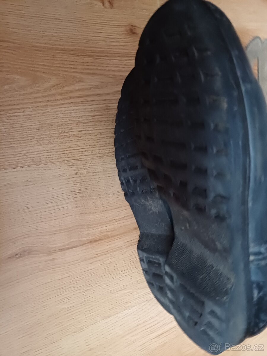 VB, SNB, boty, kanady - 3