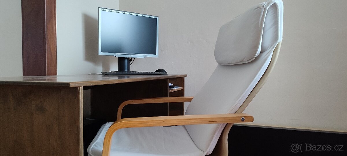 Stůl s velkou pracovní plochou - 3