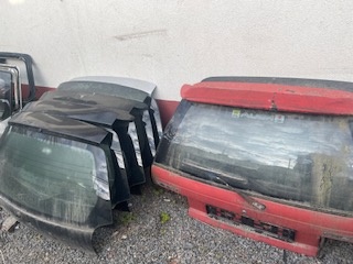 MITSUBISHI - ZADNÍ DVEŘE - 3