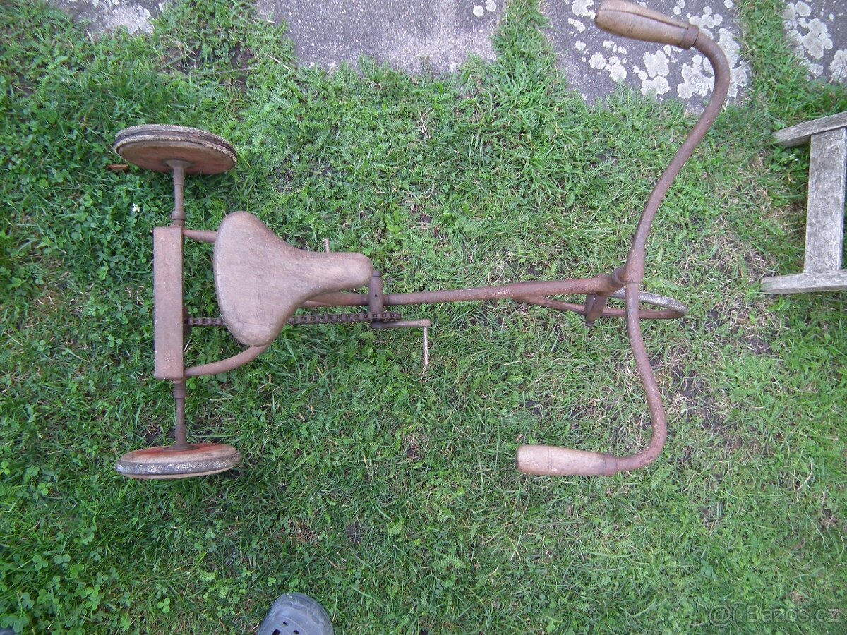 Prastará dětská tříkolka - 3