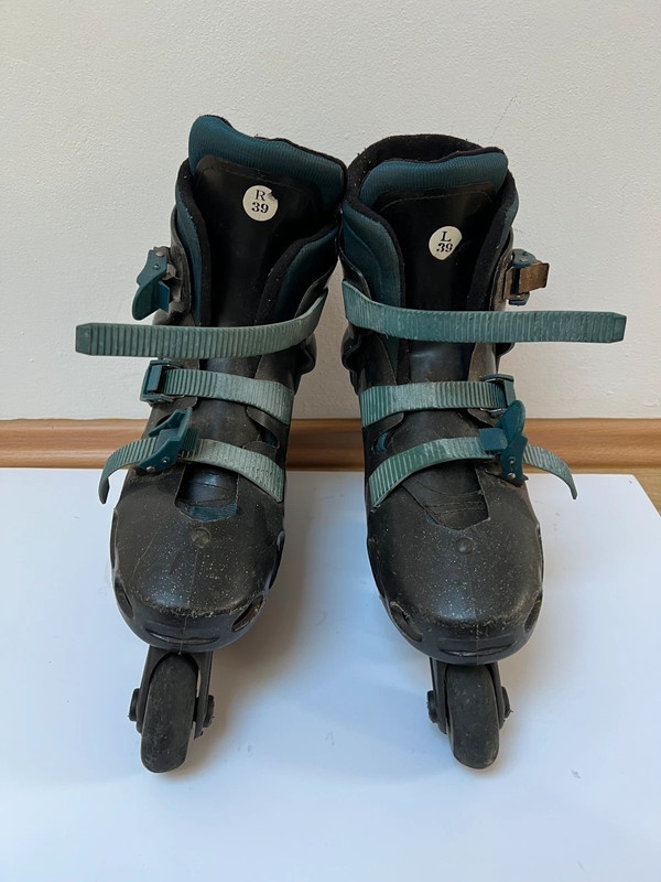 Kolečkové Brusle Vel. 39 -hezký stav - 3