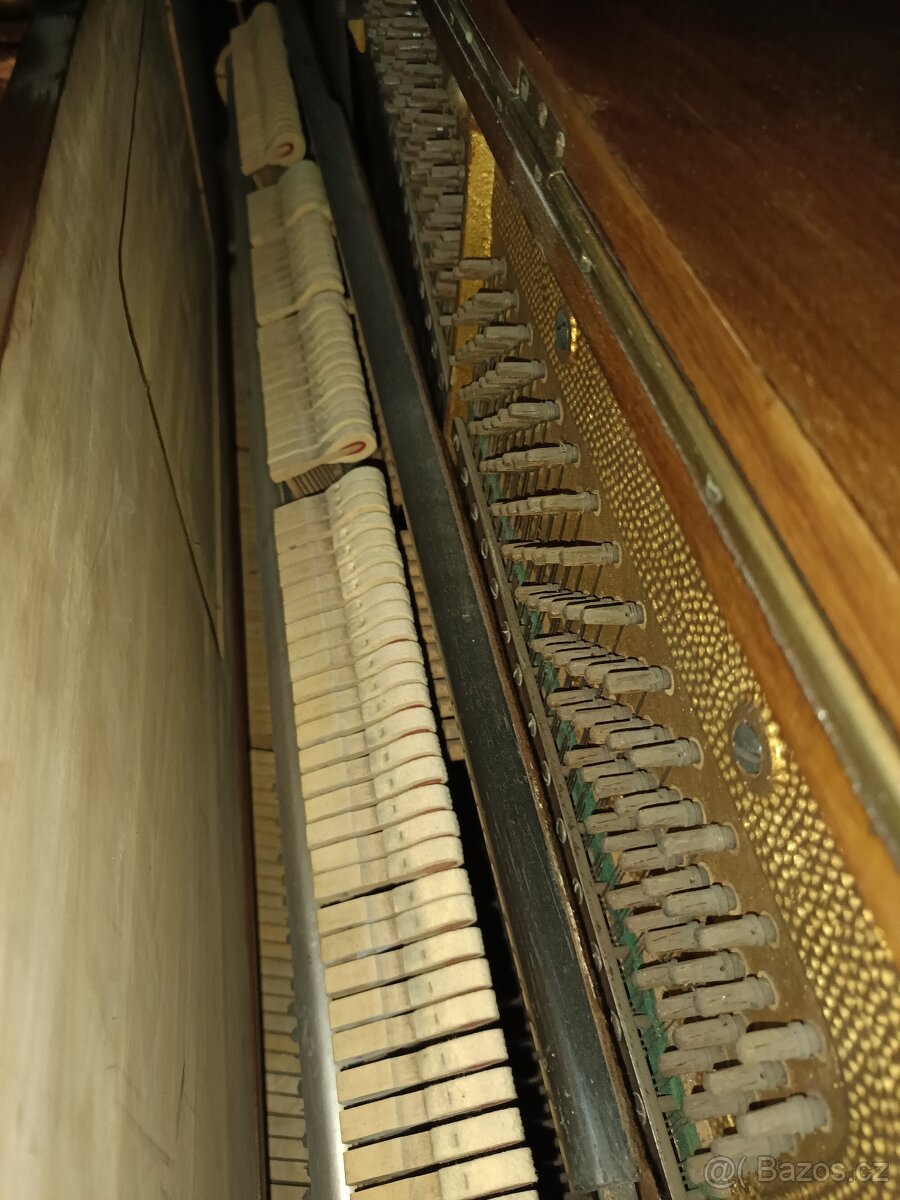 Piano Petrof - 3