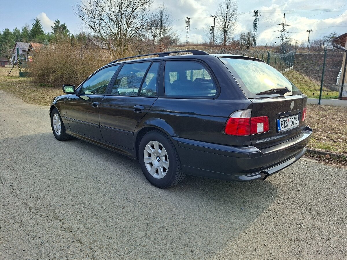 BMW 525i e39 touring manuál - 3