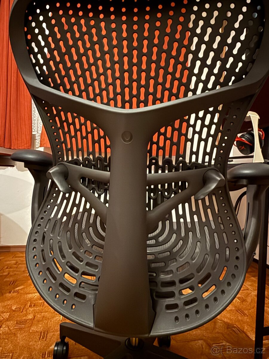 HermanMiller MIRRA 9 let záruka - 3