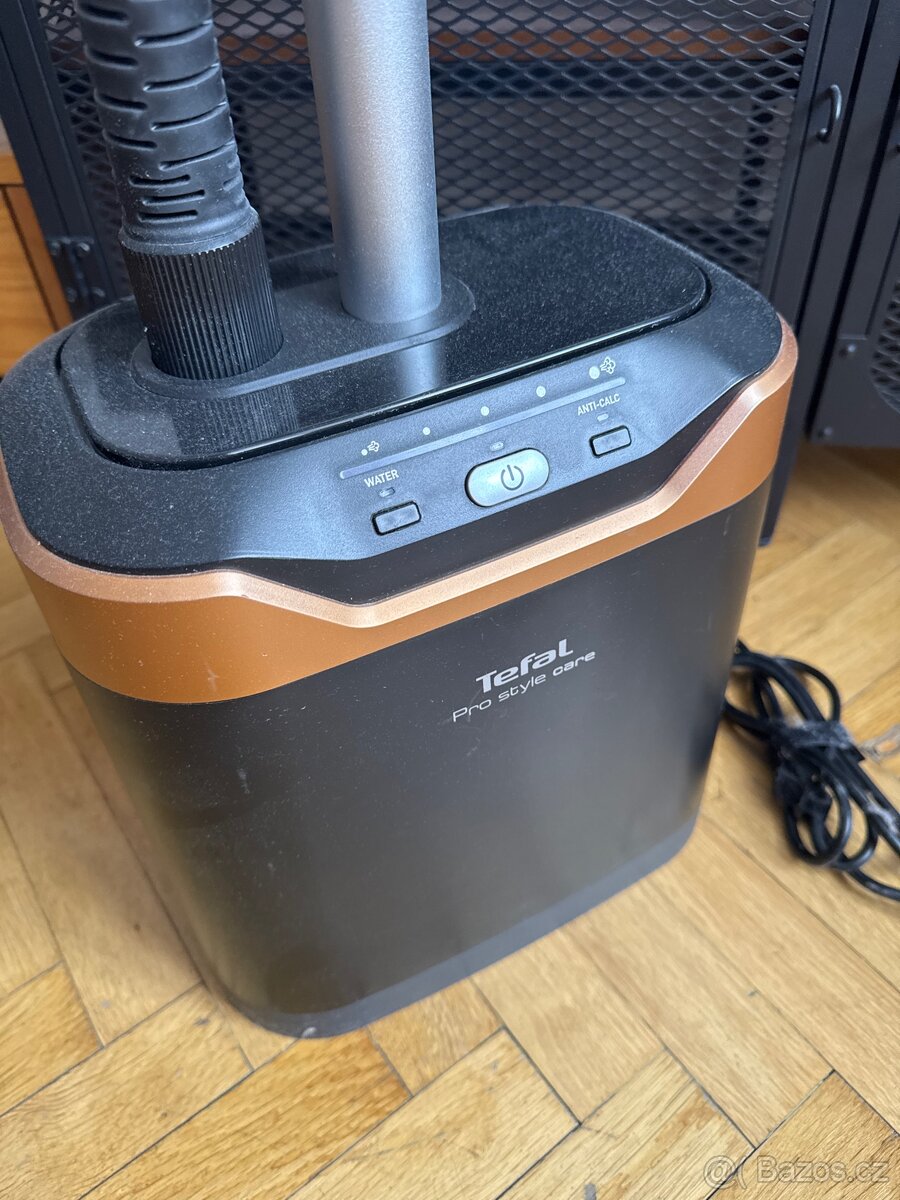 Napařovač oděvu Tefal ProStyle Care - 3