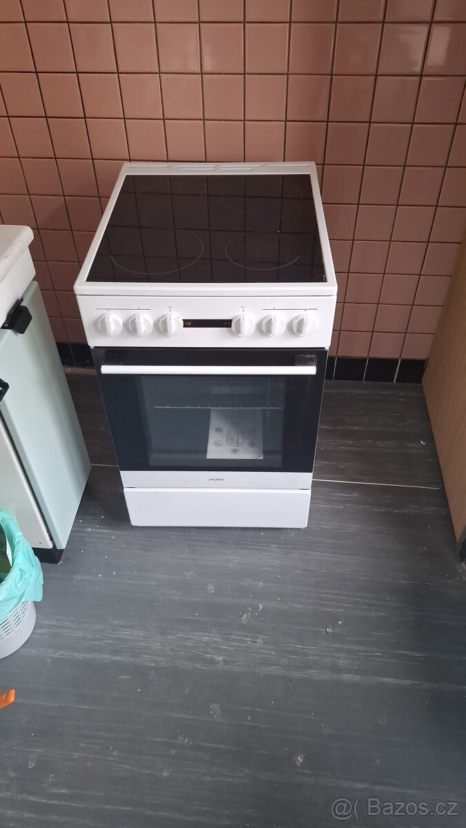 Elektronický sporák Mora - 3