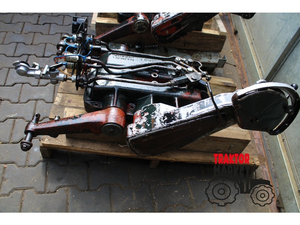 Zetor Crystal 8111 - 16145 víko hydrauliky novější typ - 3