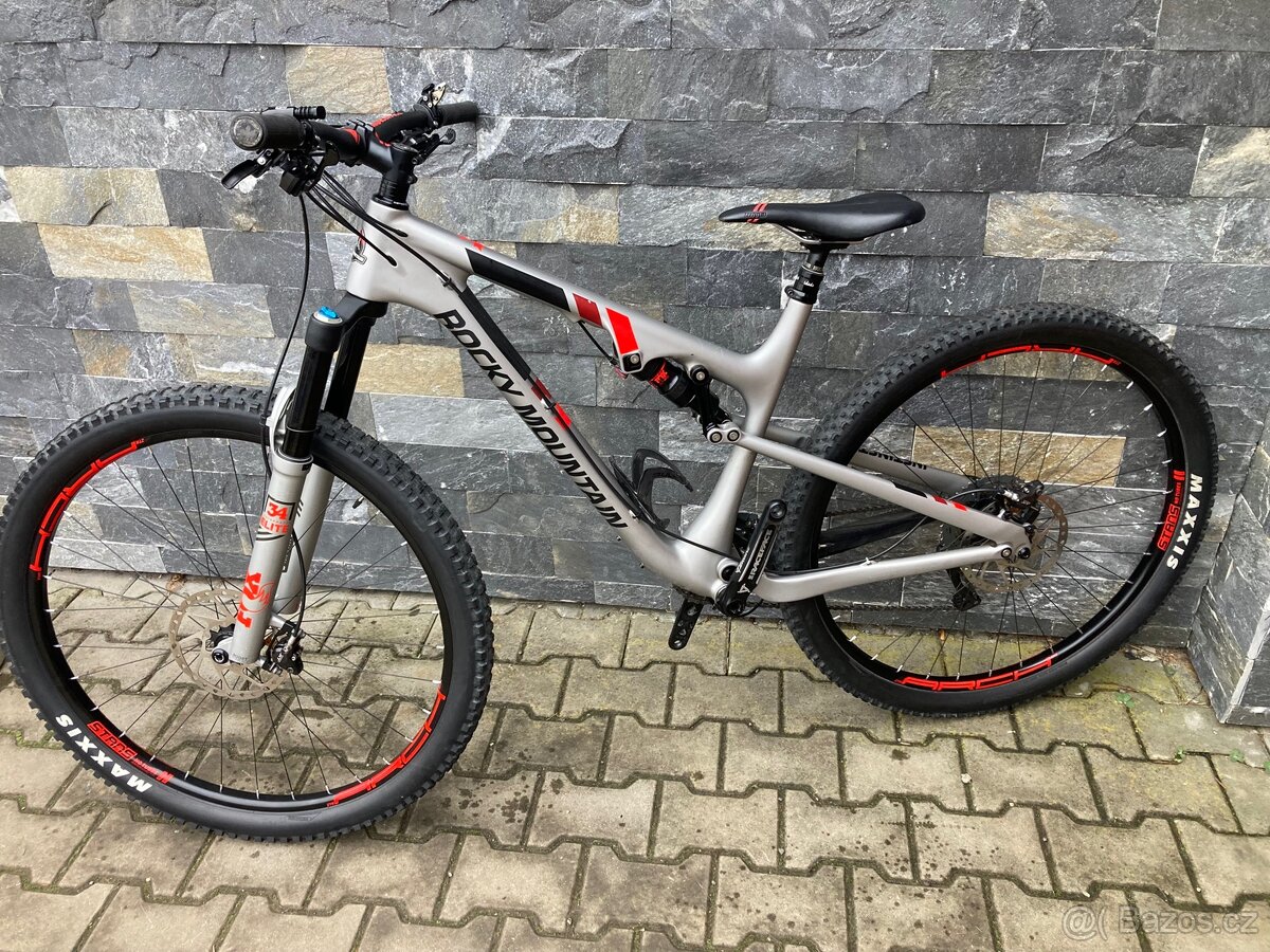 Celoodpružené karbonové kolo na 29” - L rám - 3