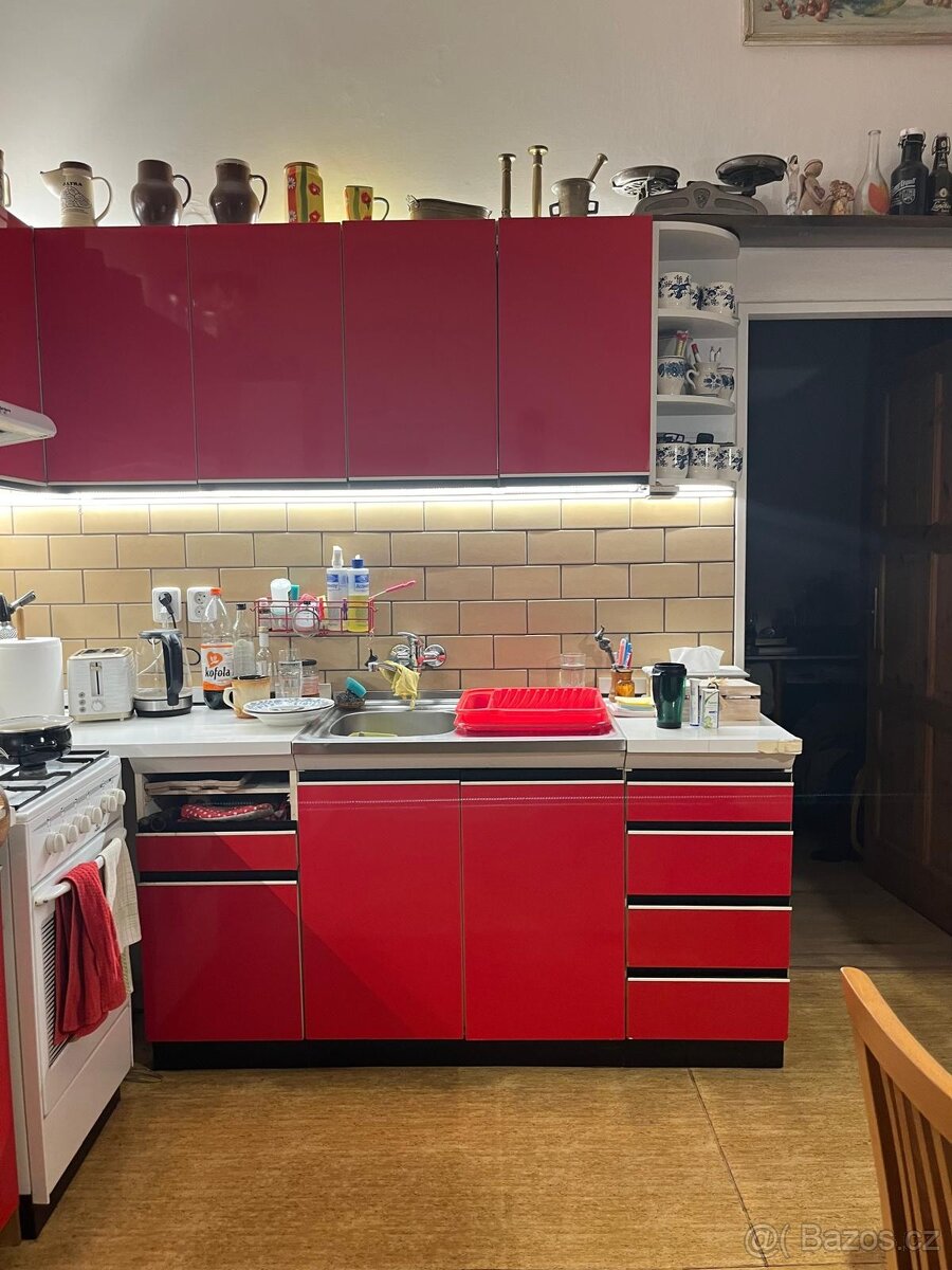 Kuchyňská linka červený lesk - 3
