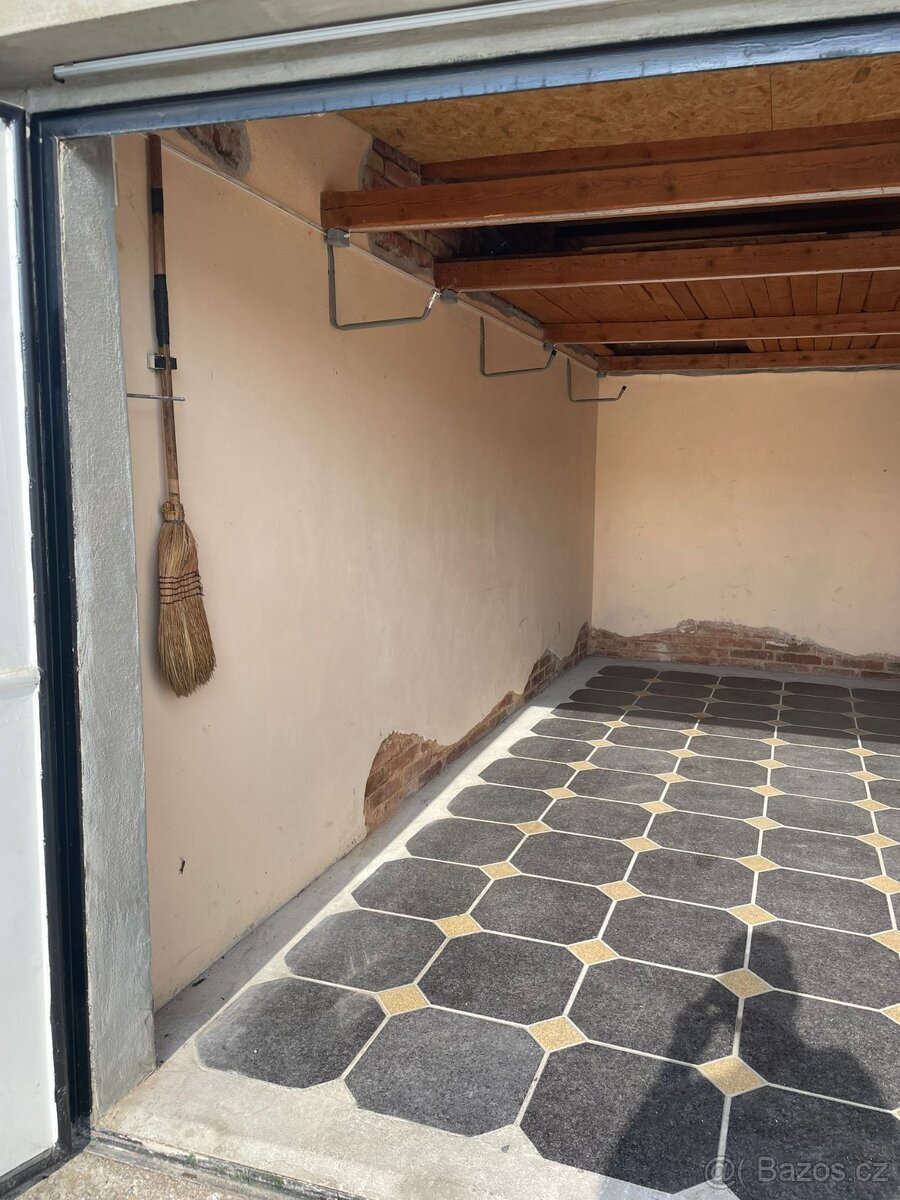 Garáž v plzeňské ulici v Dobřanech - 3