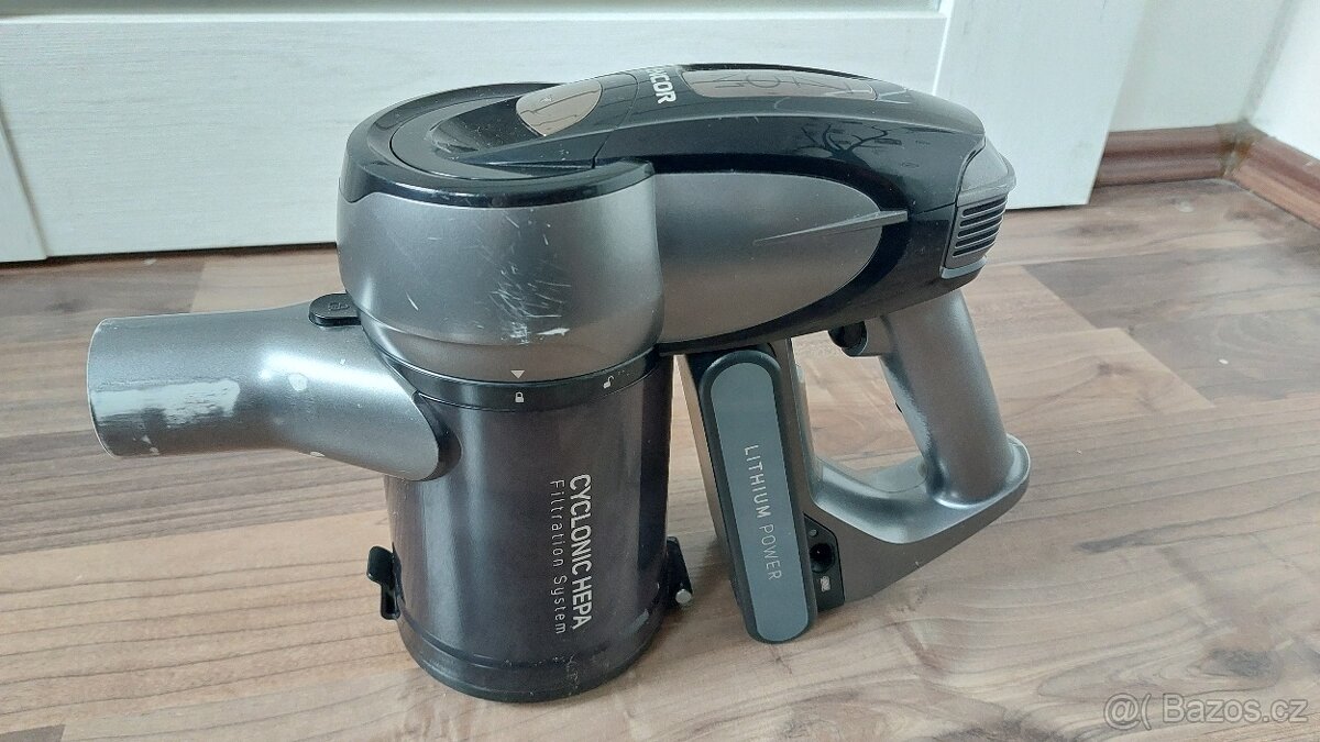 Tyčový vysavač Sencor SVC 0725BK - 3