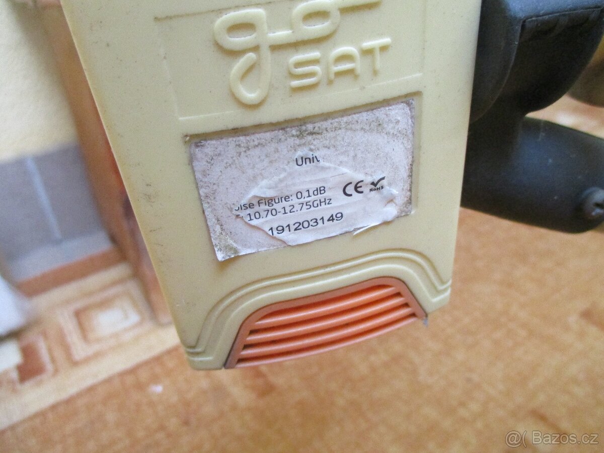 SATELITNÍ PŘIJÍMAČ + KONZOLE - 3