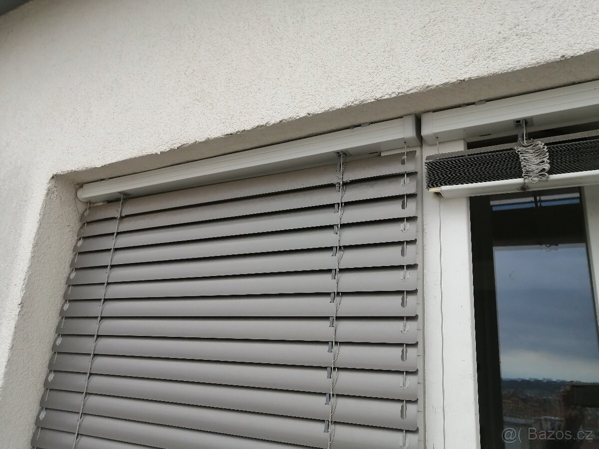 výsuvně-posuvné dveře 400x200 a venkovní žaluzie - manuální - 3