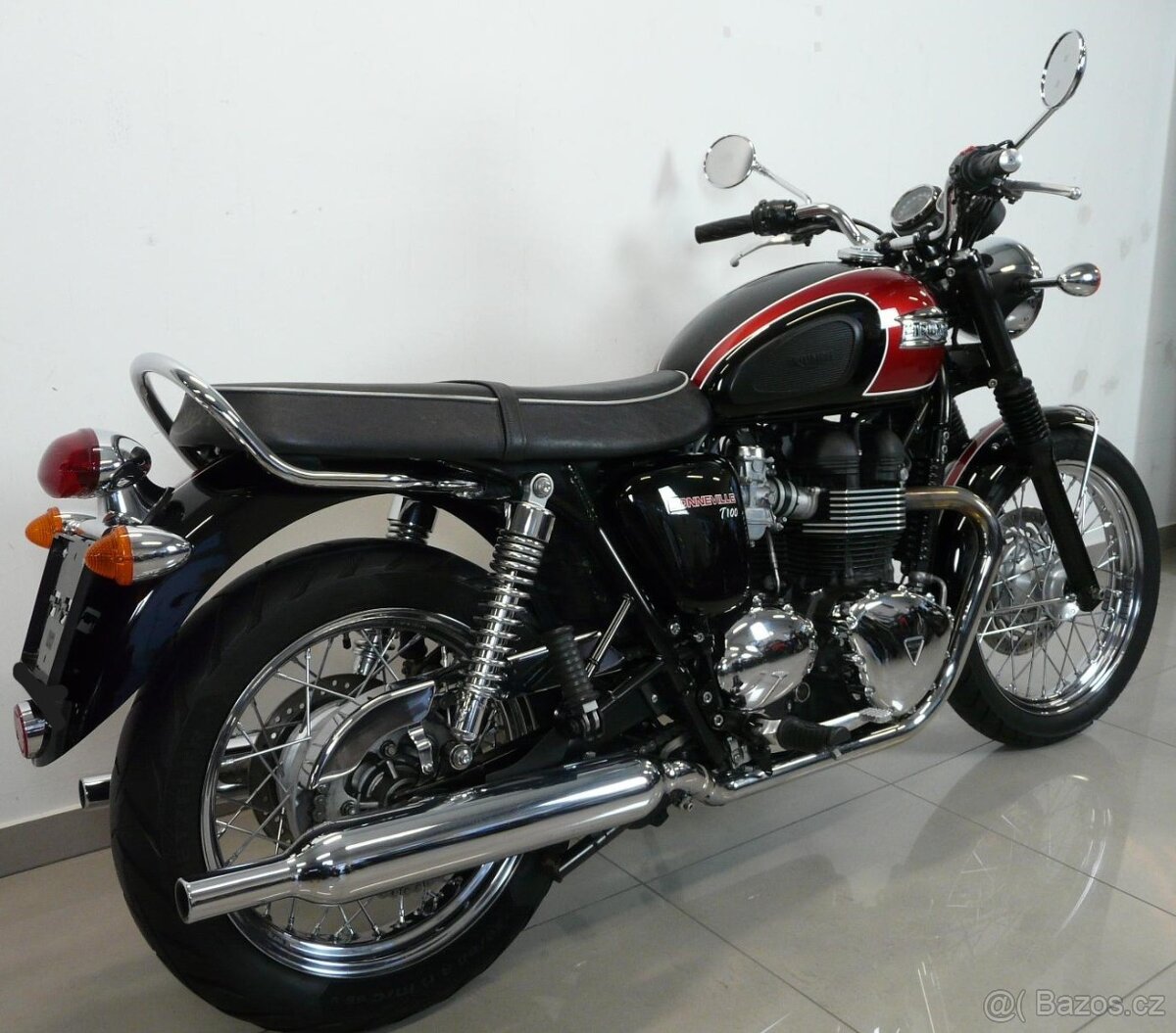 Triumph Bonneville T 100 - 3