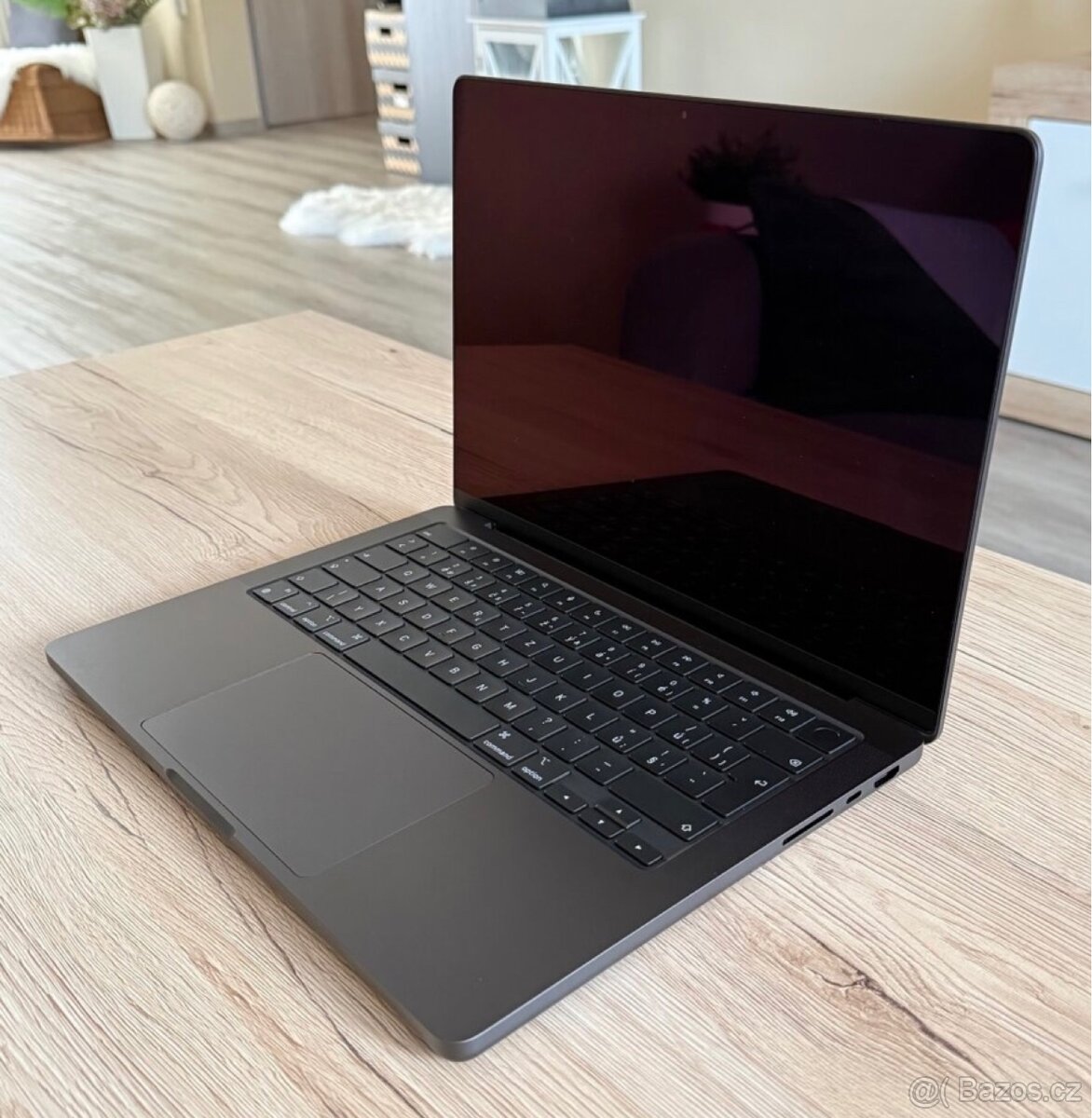 MacBook Pro 14 m4 16GB Ram/512GB SSD - jako nový - 3
