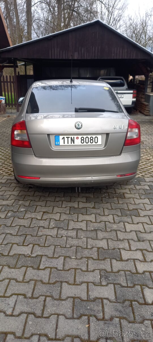 Škoda Octavia 2 1.6MPI 75kw LPG - poškozený motor - 3