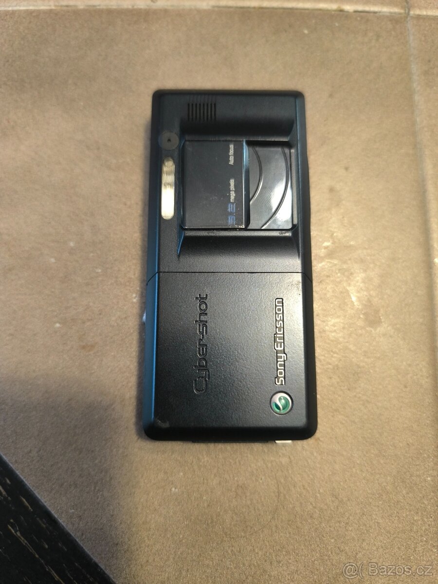 Sony Ericsson k810i - 3