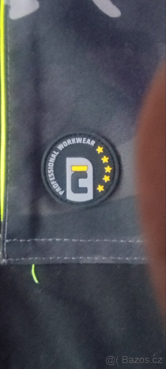 Pracovník kraťasy - 3