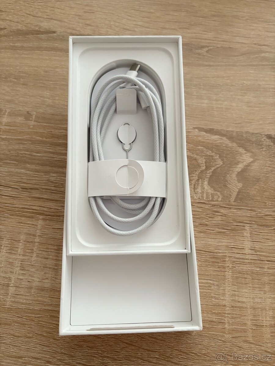 iPhone 16e 256GB záruka/sklo/obal - 3