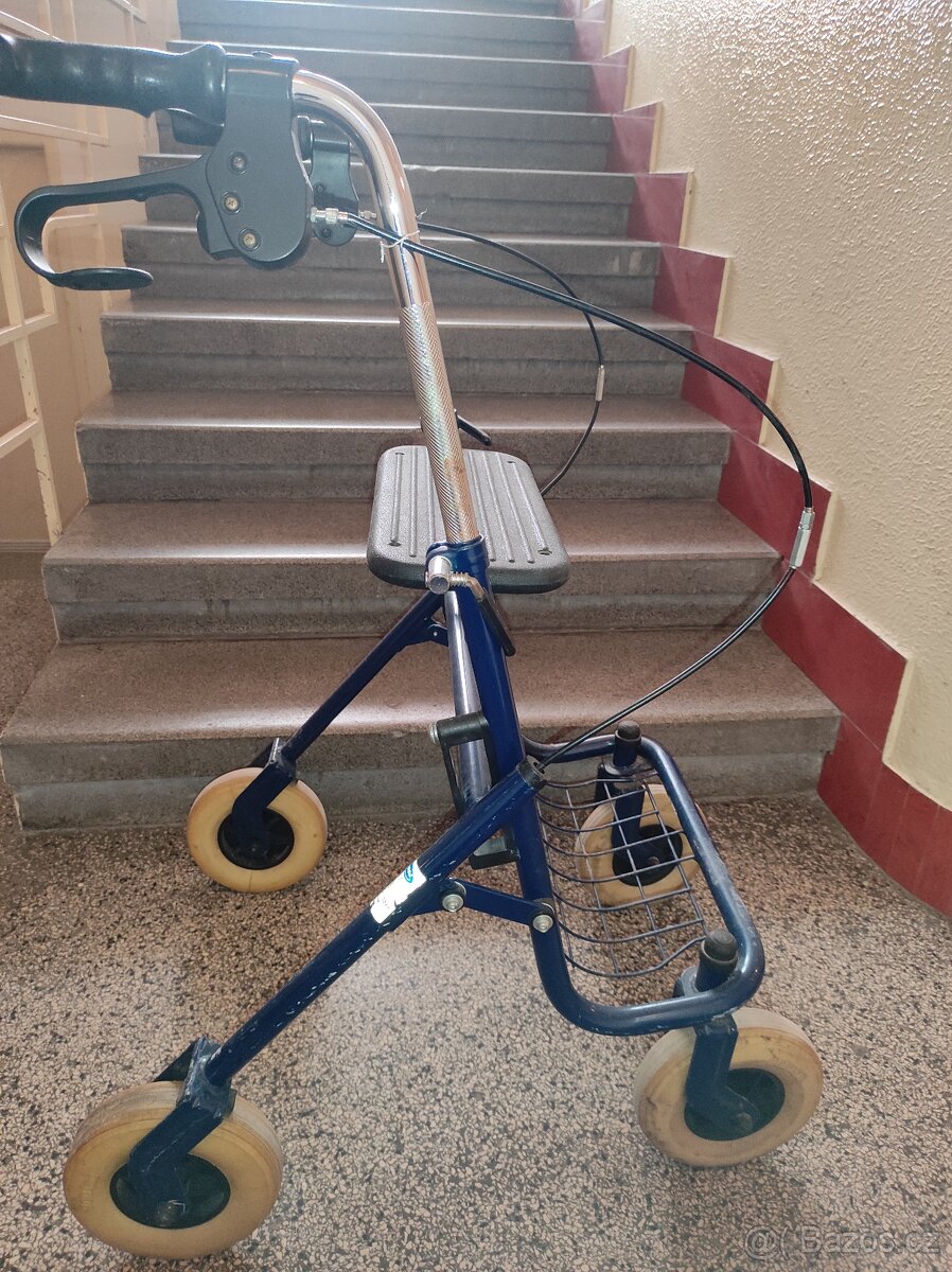 Invalidní vozík. - 3