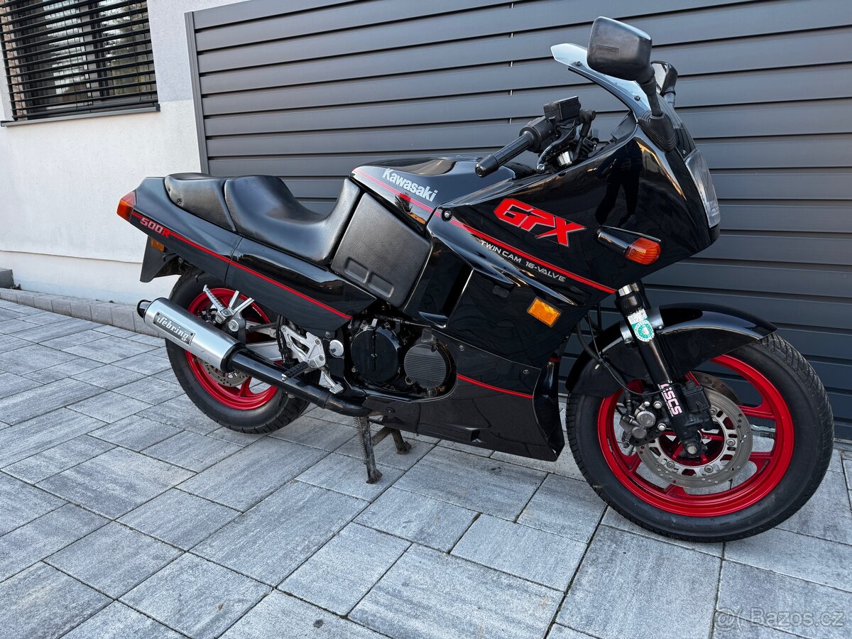 Kawasaki GPX500R - 3