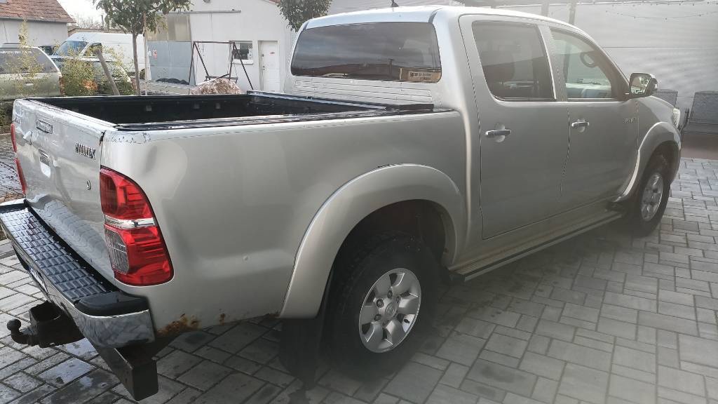 TOYOTA HILUX - NA PREDAJ