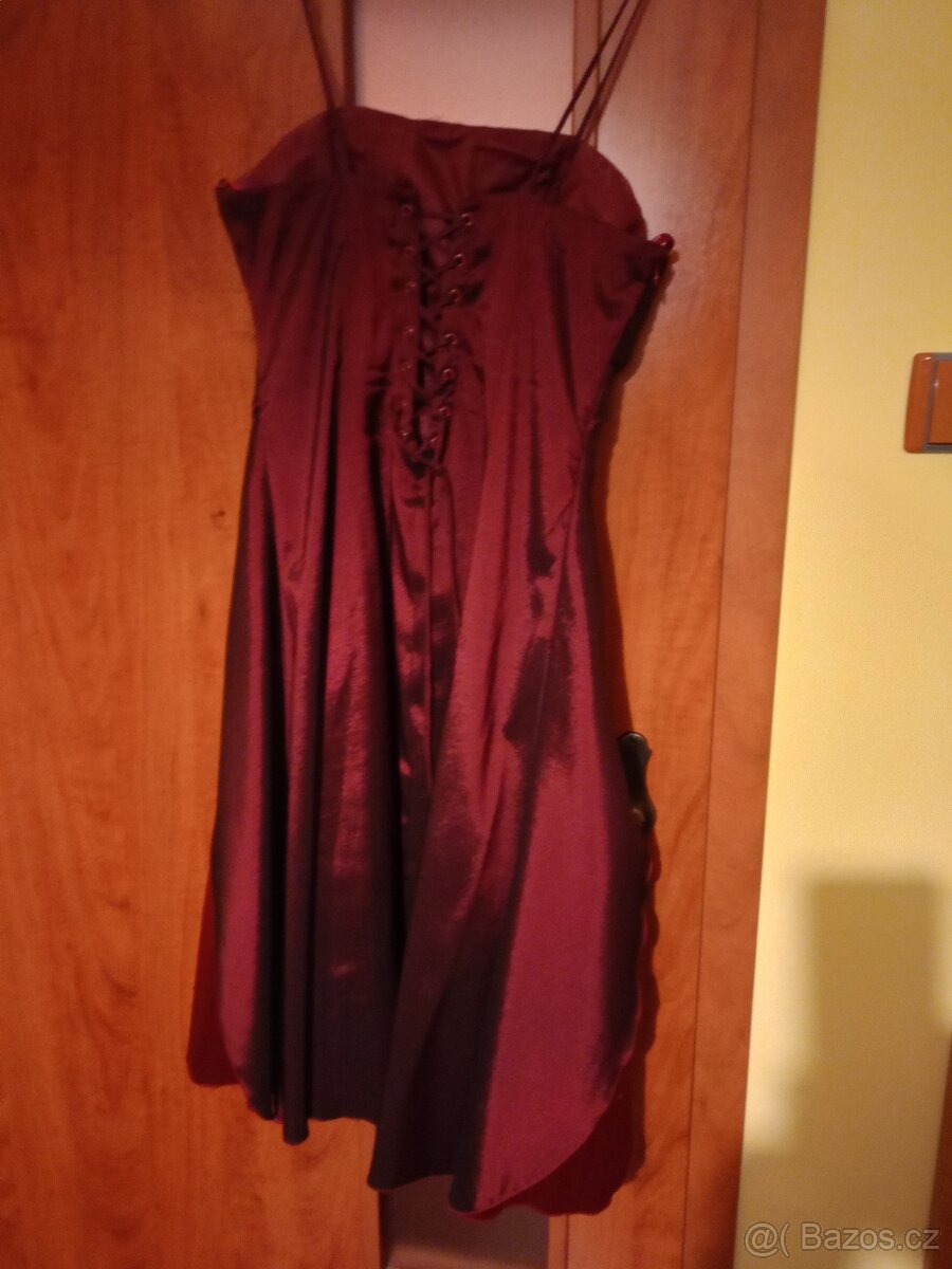 Prodám hezké plesové šaty - 3
