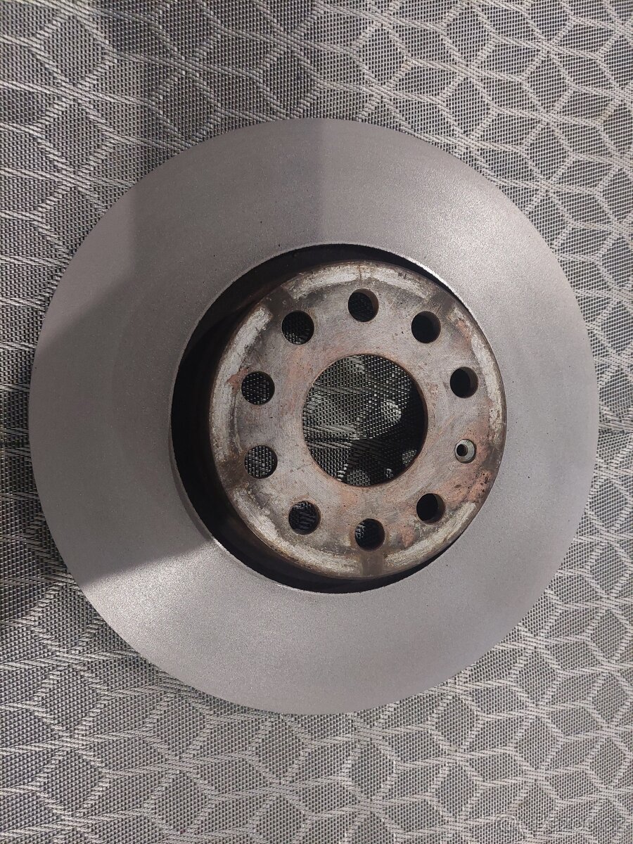 Brzdové kotouče Passat B8 - 3