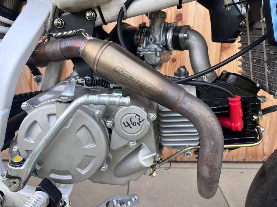 Pitbike motard YCF Factory - nový motor ZS160 - 3
