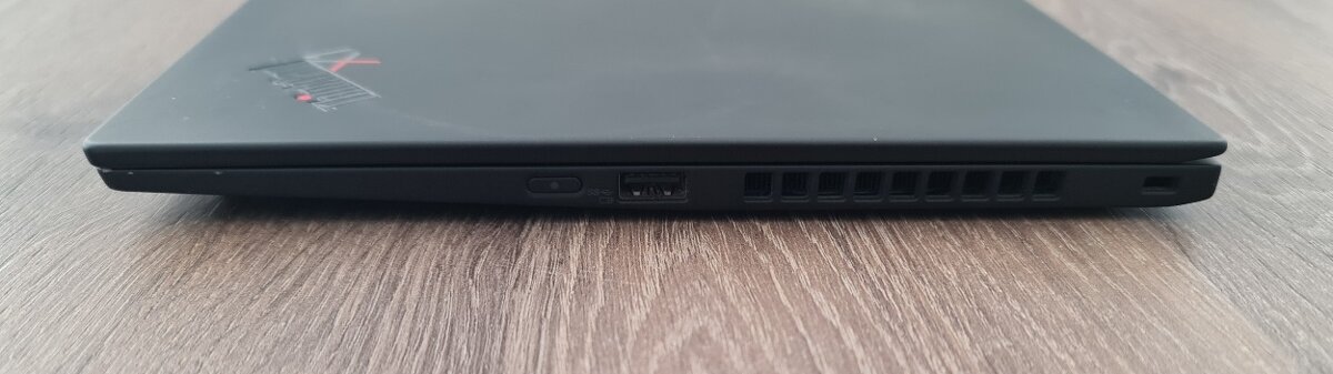 Lenovo Thinkpad X1 Carbon 8th Gen (20UA) - 3