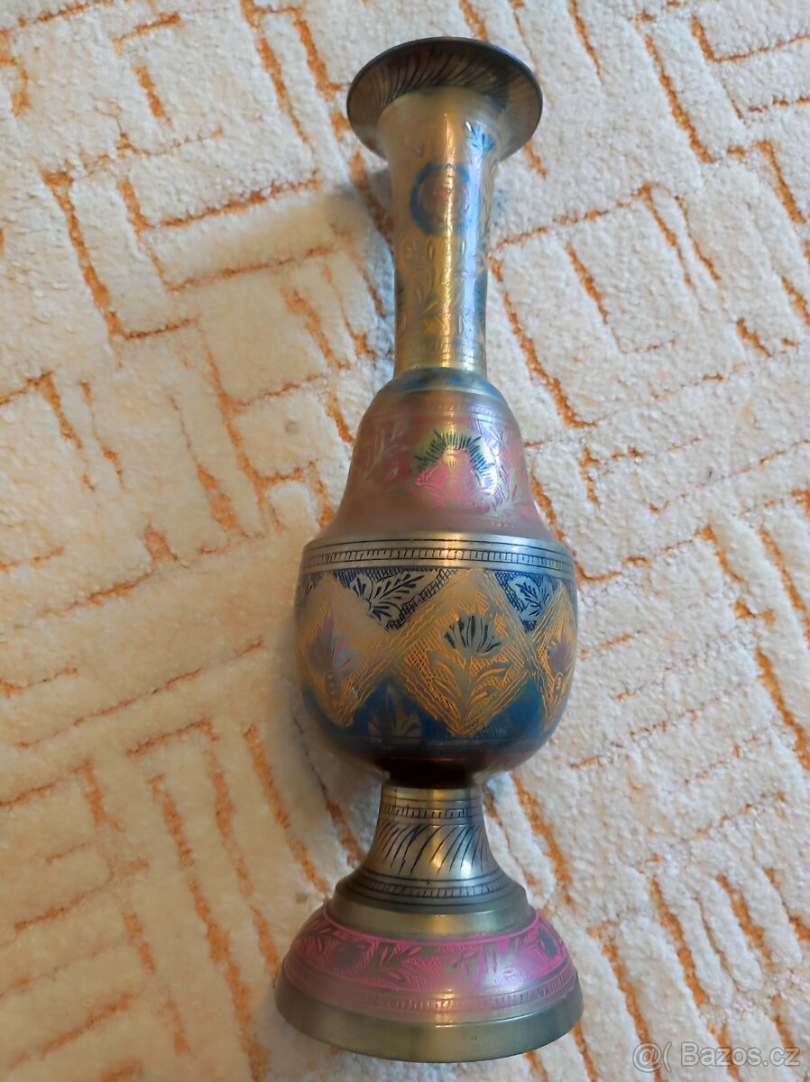 Mosazná tepaná váza Indie - 3