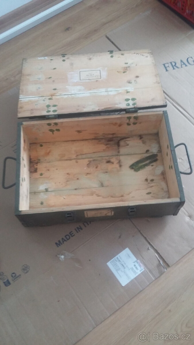 prodám dřevěnou bednu od střeliva - 3