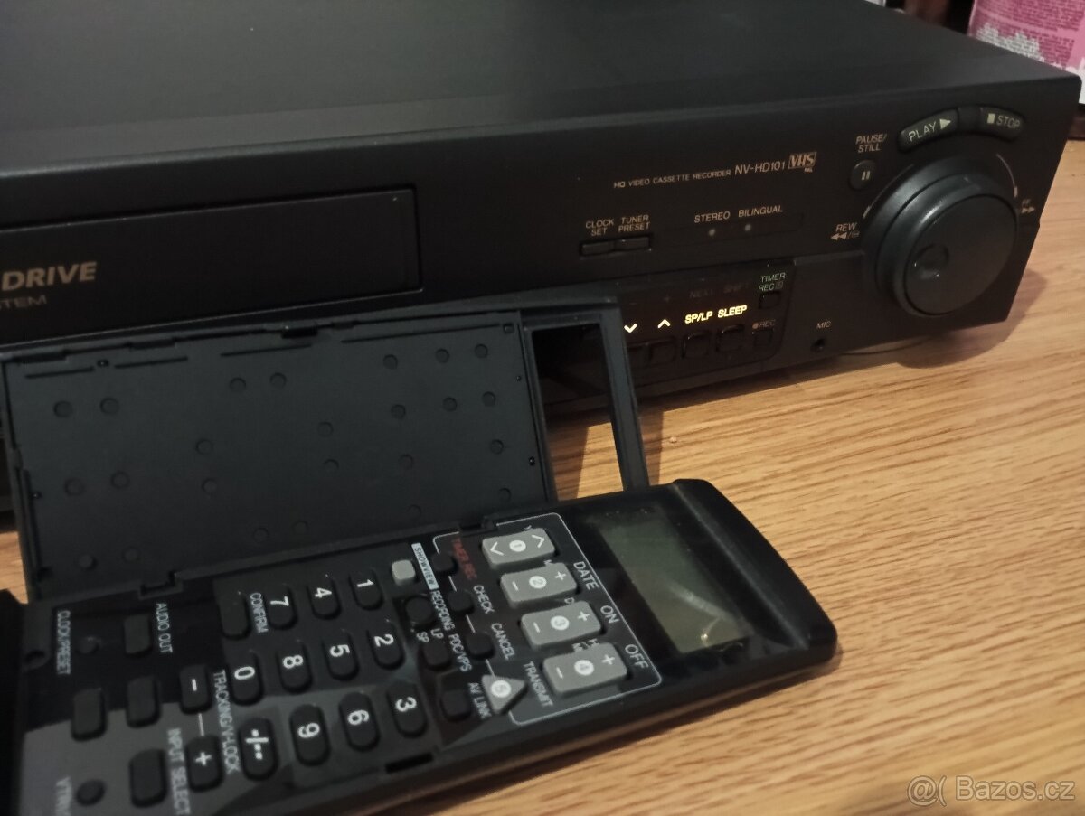 Špičkové Hi-Fi video Panasonic NV-HD101 s Jog-Shuttle kolečk - 3