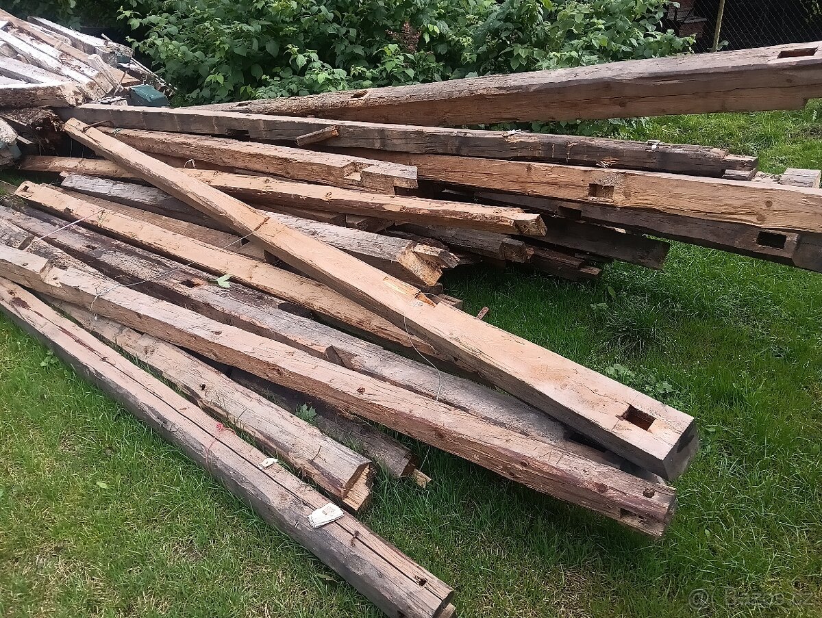 Ručně tesané trámy - 3