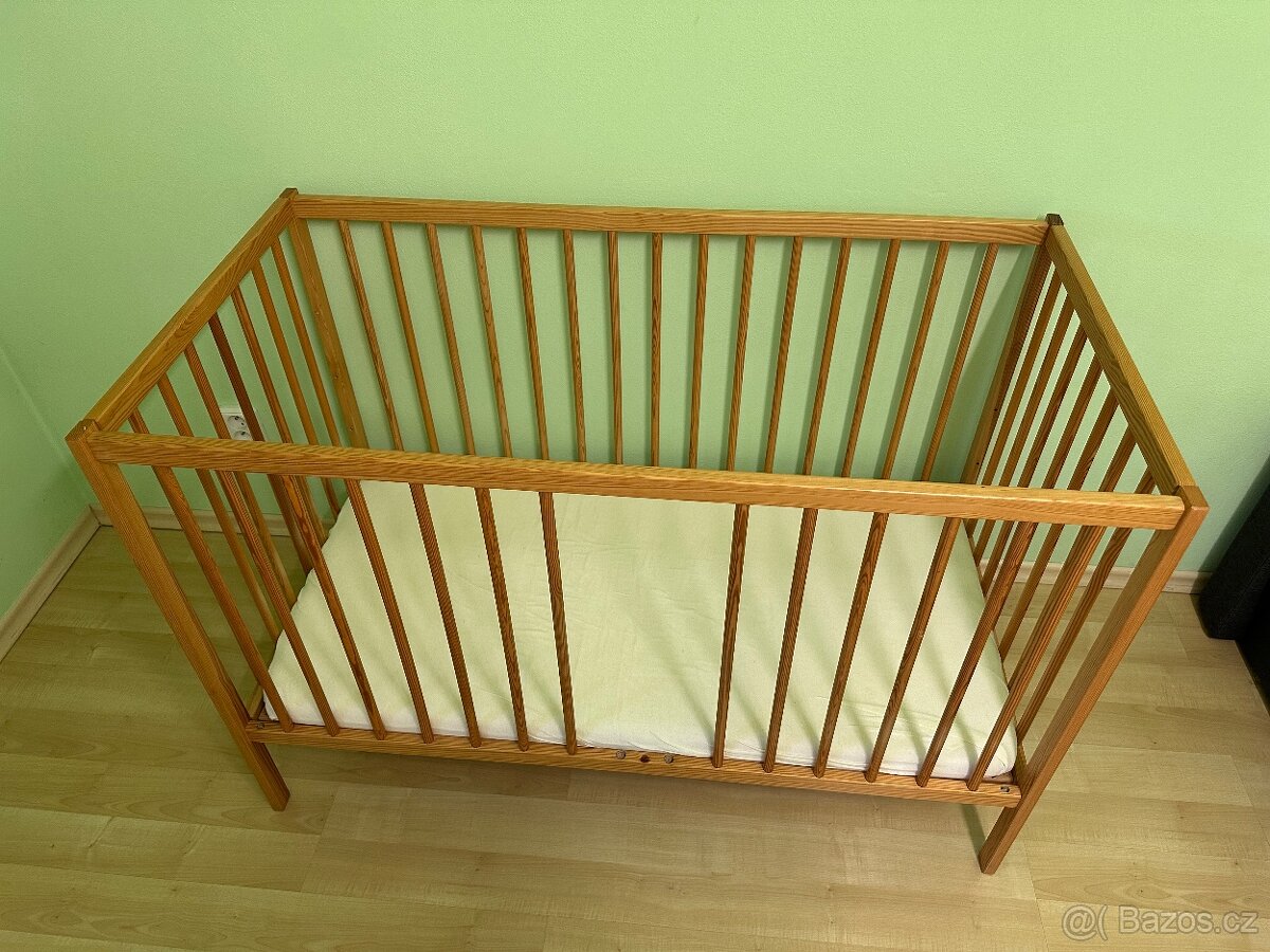 Dřevěná dětská postýlka - 3