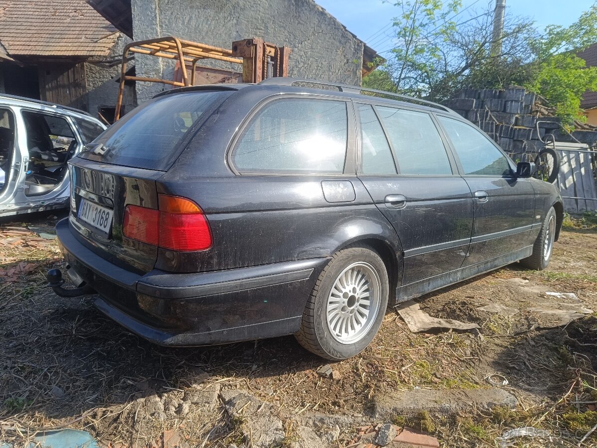 Díly BMW E39 530d cosmosschwarz - 3