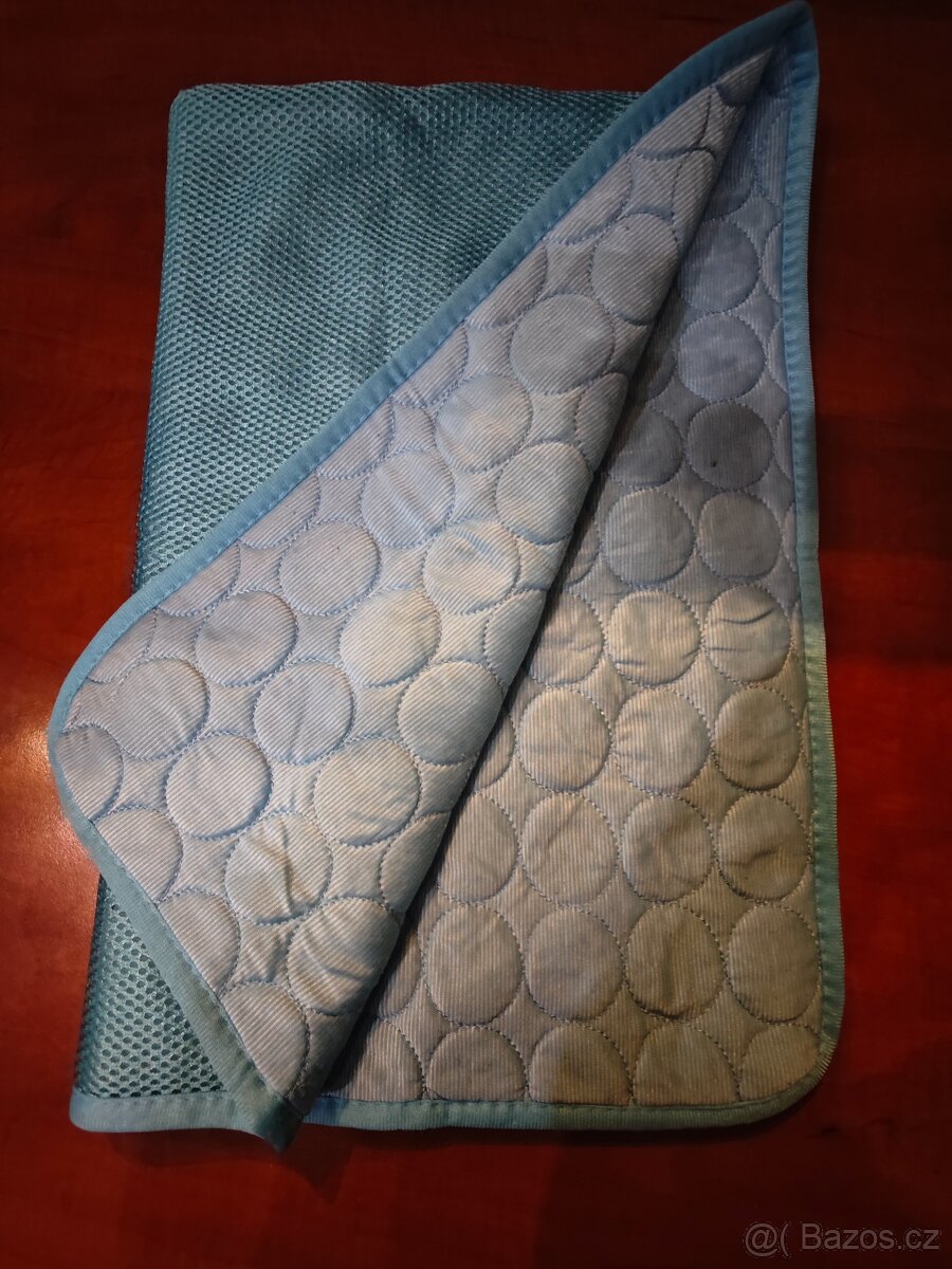 Chladící podložka pro psy 96x66cm - 3