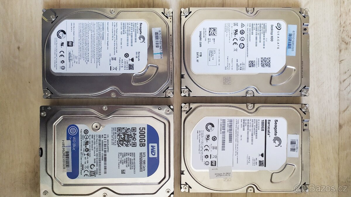 HD S-ATA, HD SSD 250GB - 8TB, dále RAMky DDR3 pro desktop PC - 3